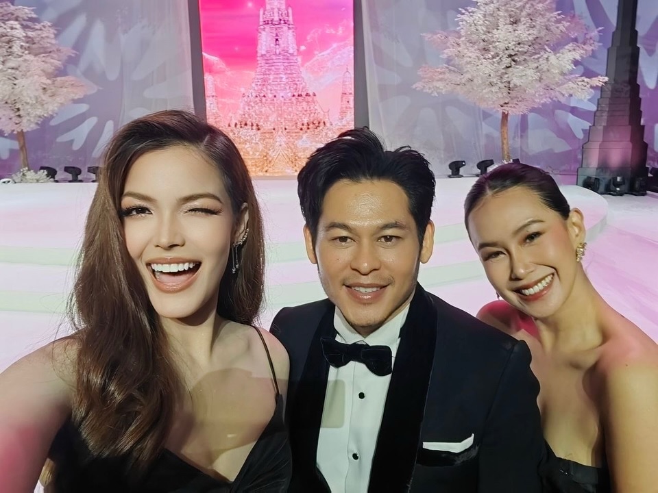 ฟ้าใส - ปวีณสุดา ดรูอิ้น