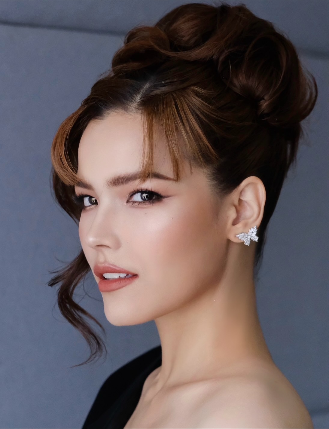 ฟ้าใส - ปวีณสุดา ดรูอิ้น