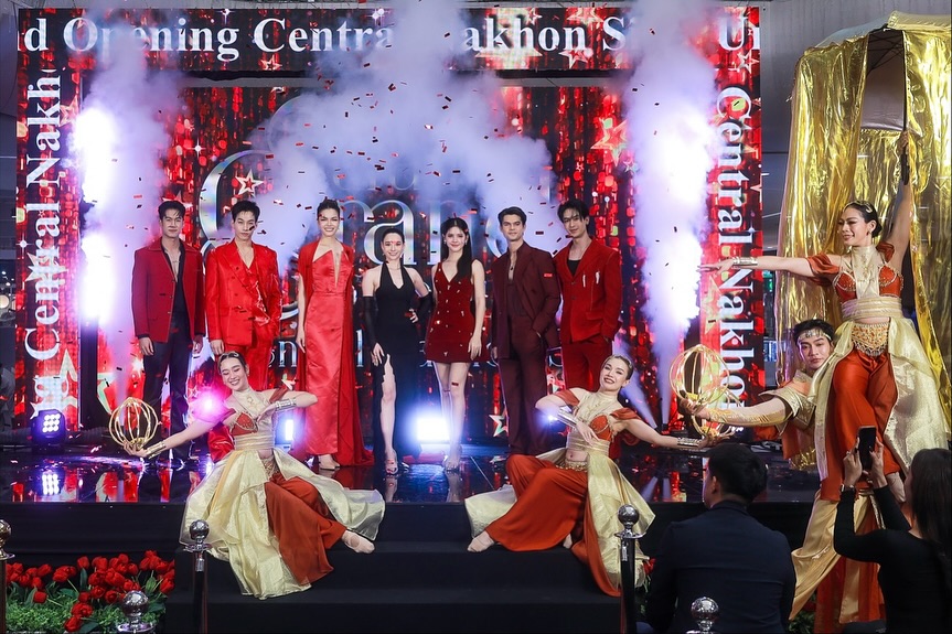 ฟ้าใส - ปวีณสุดา ดรูอิ้น