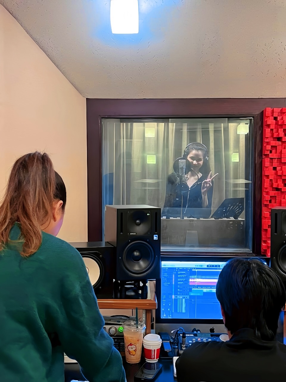 ฟ้าใส - ปวีณสุดา ดรูอิ้น