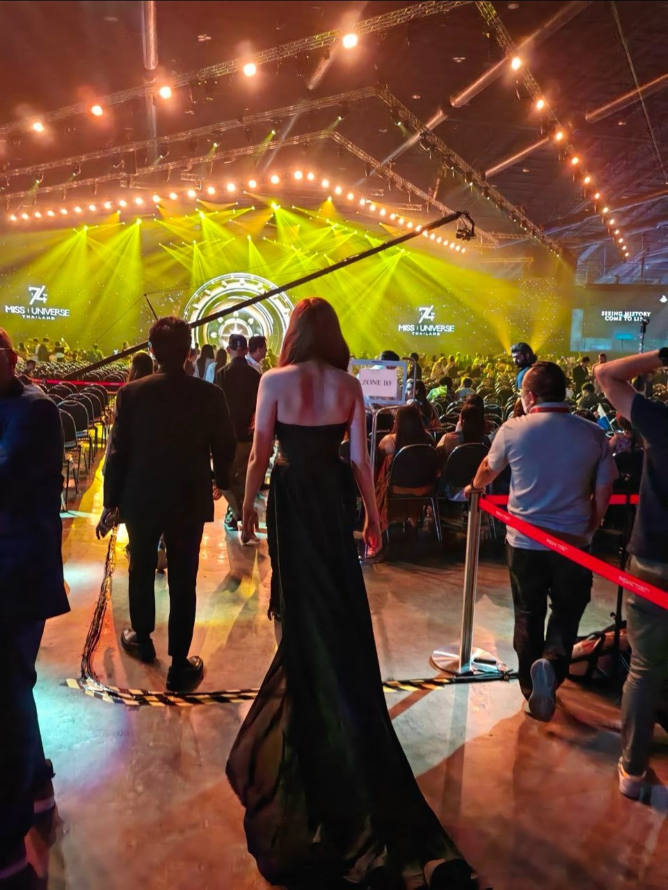 ฟ้าใส - ปวีณสุดา ดรูอิ้น