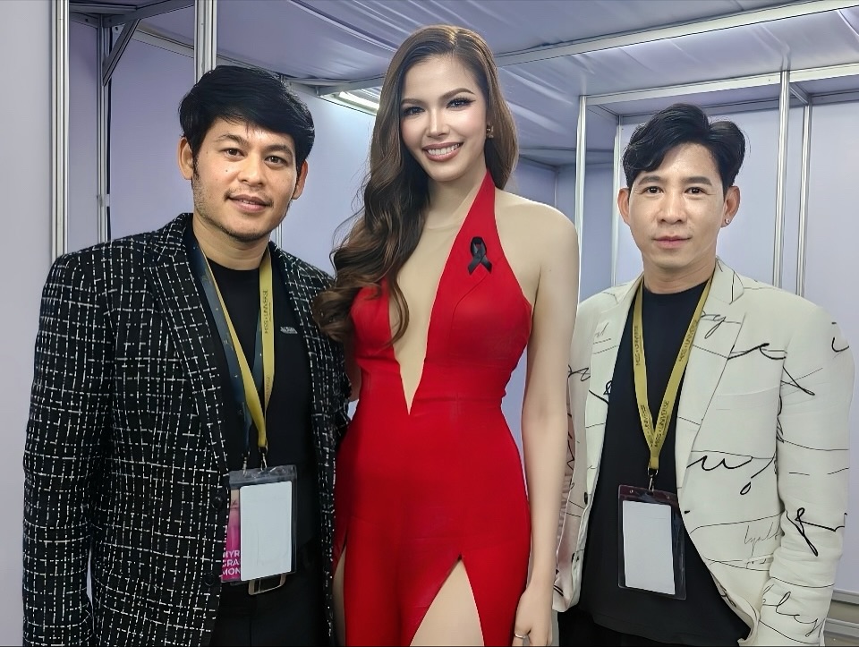 ฟ้าใส - ปวีณสุดา ดรูอิ้น