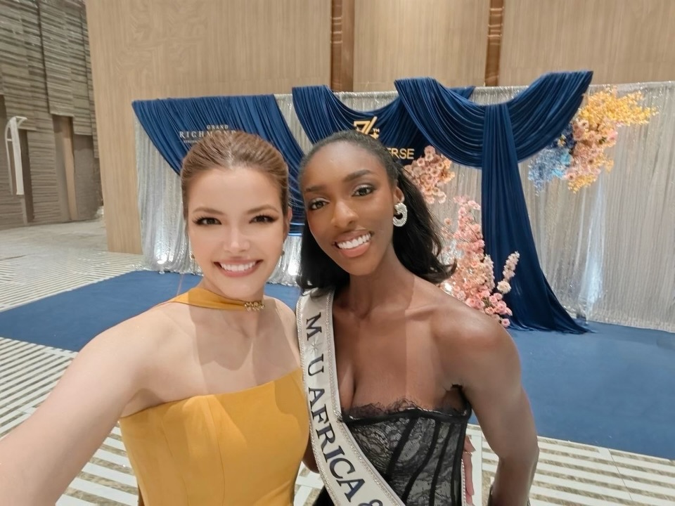 ฟ้าใส - ปวีณสุดา ดรูอิ้น