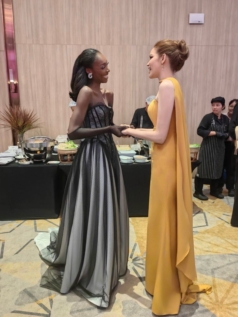 ฟ้าใส - ปวีณสุดา ดรูอิ้น