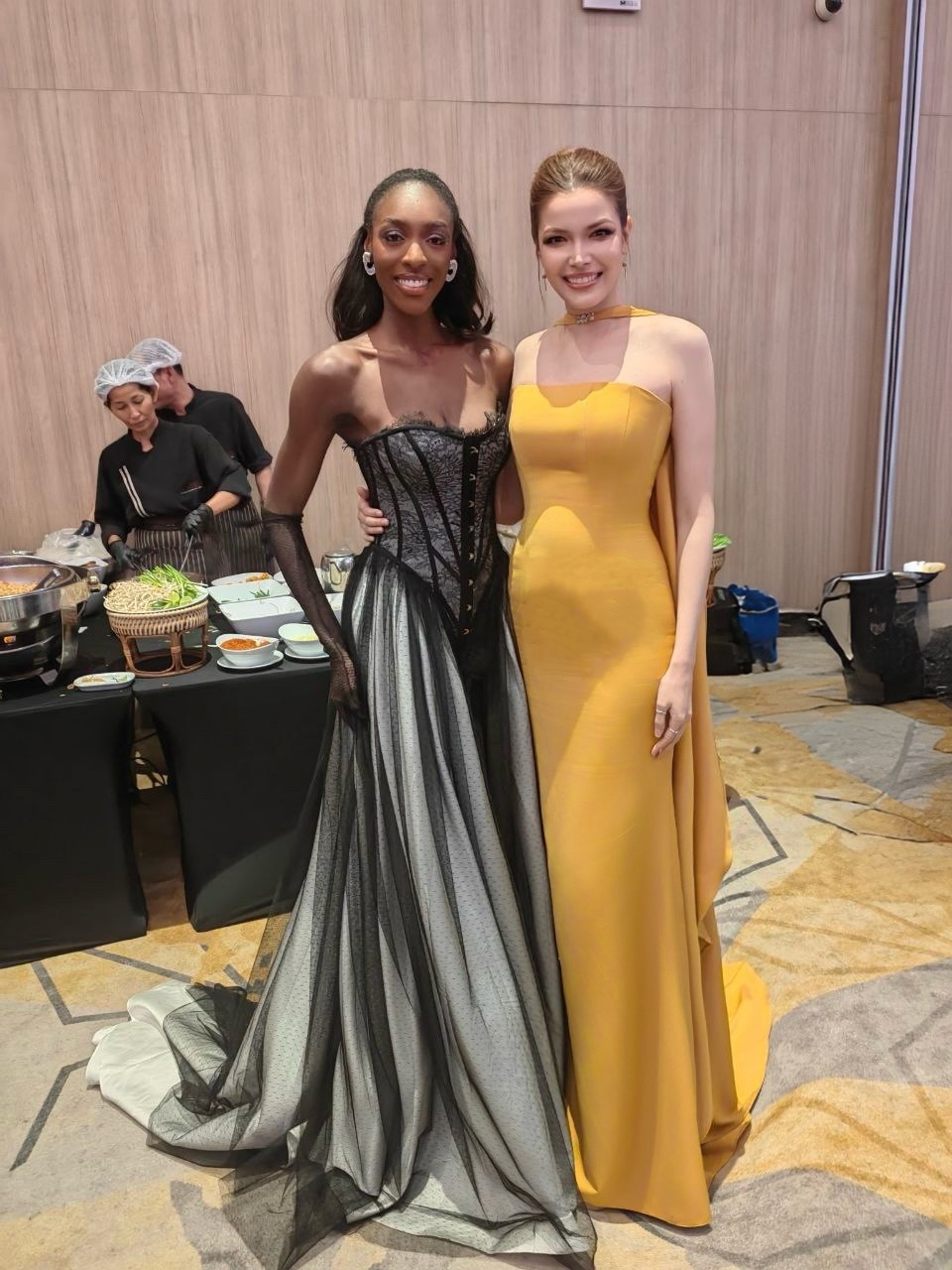 ฟ้าใส - ปวีณสุดา ดรูอิ้น