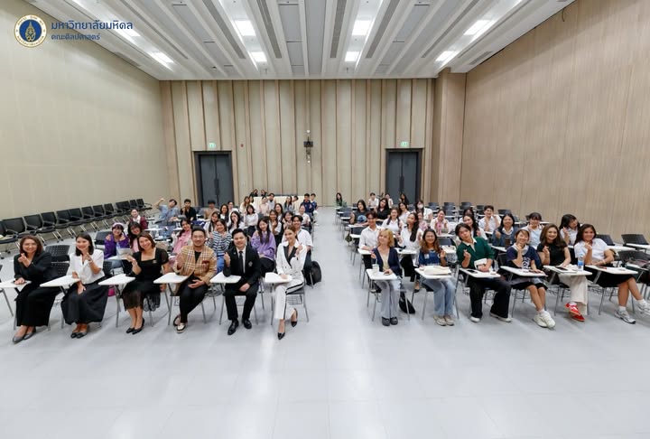 ฟ้าใส - ปวีณสุดา ดรูอิ้น