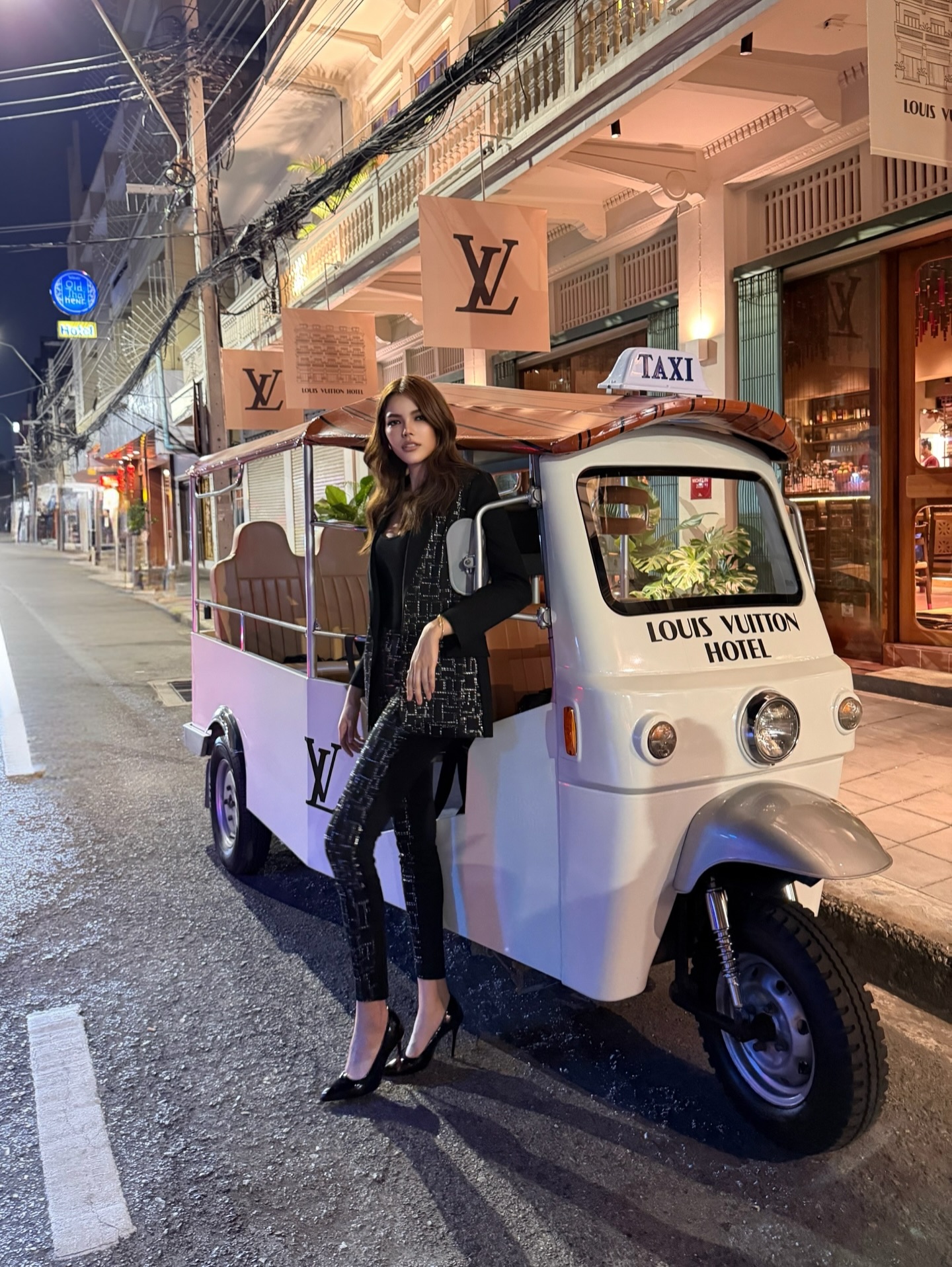 ฟ้าใส - ปวีณสุดา ดรูอิ้น