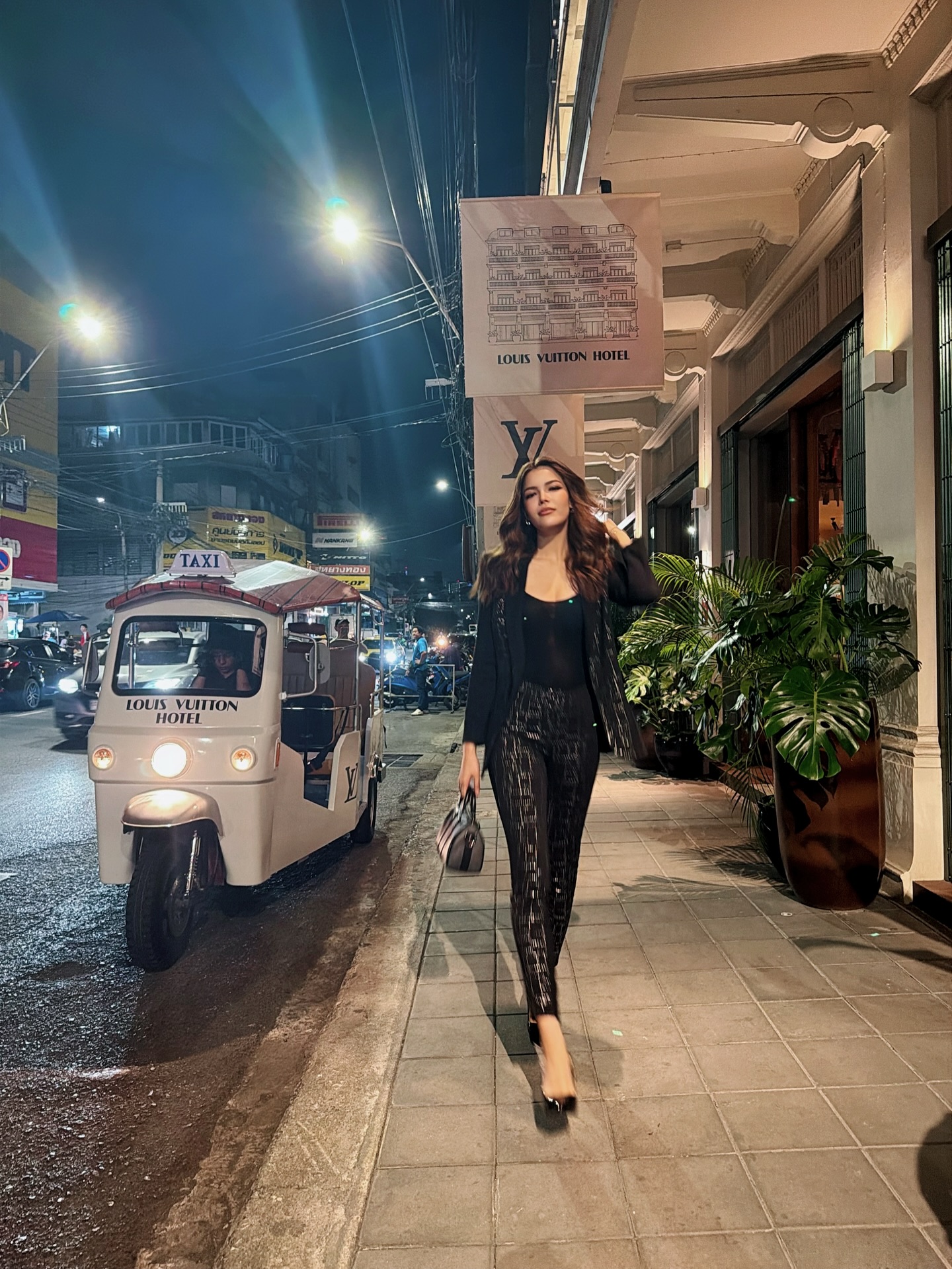 ฟ้าใส - ปวีณสุดา ดรูอิ้น