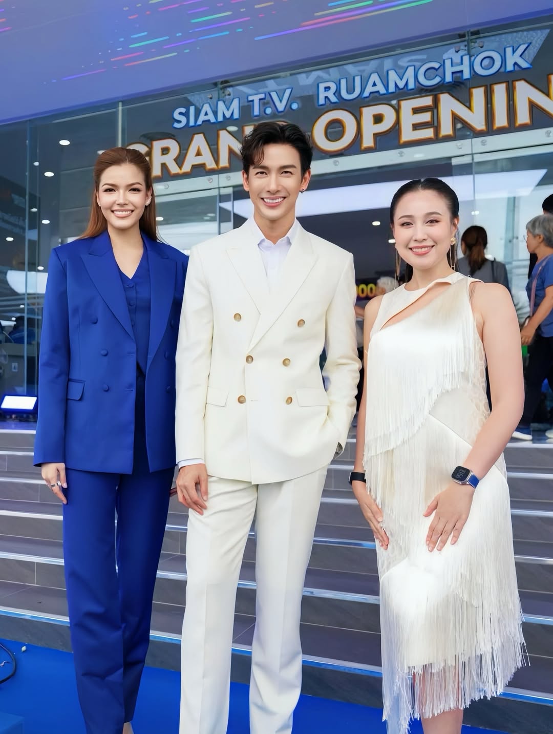 ฟ้าใส - ปวีณสุดา ดรูอิ้น