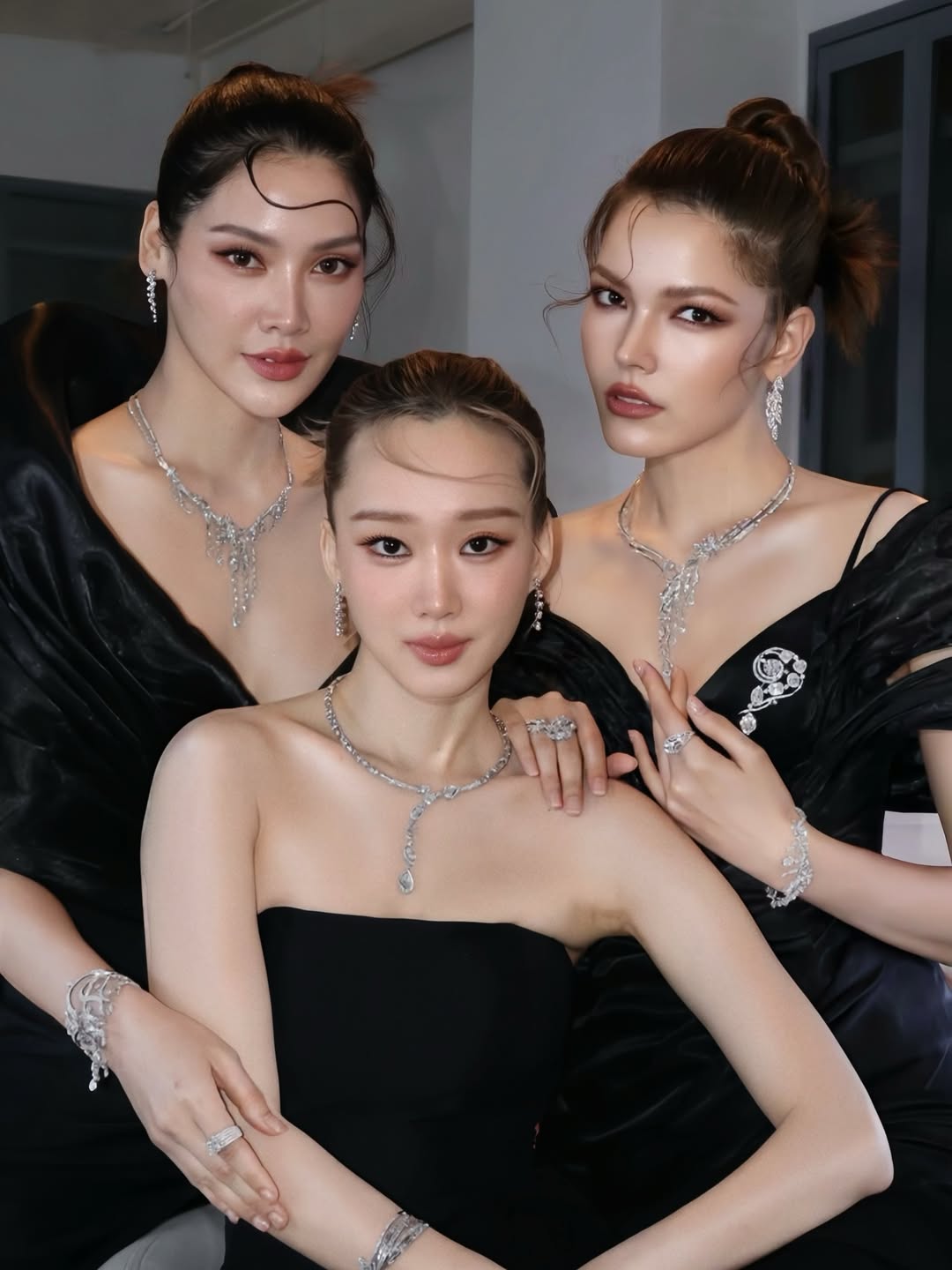 ฟ้าใส - ปวีณสุดา ดรูอิ้น