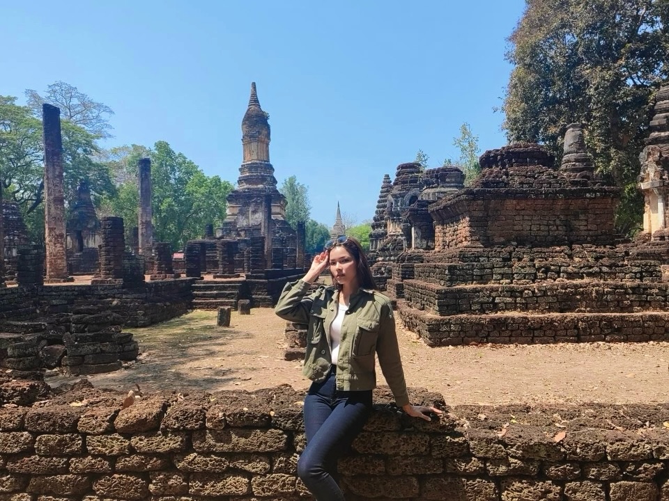 ฟ้าใส - ปวีณสุดา ดรูอิ้น