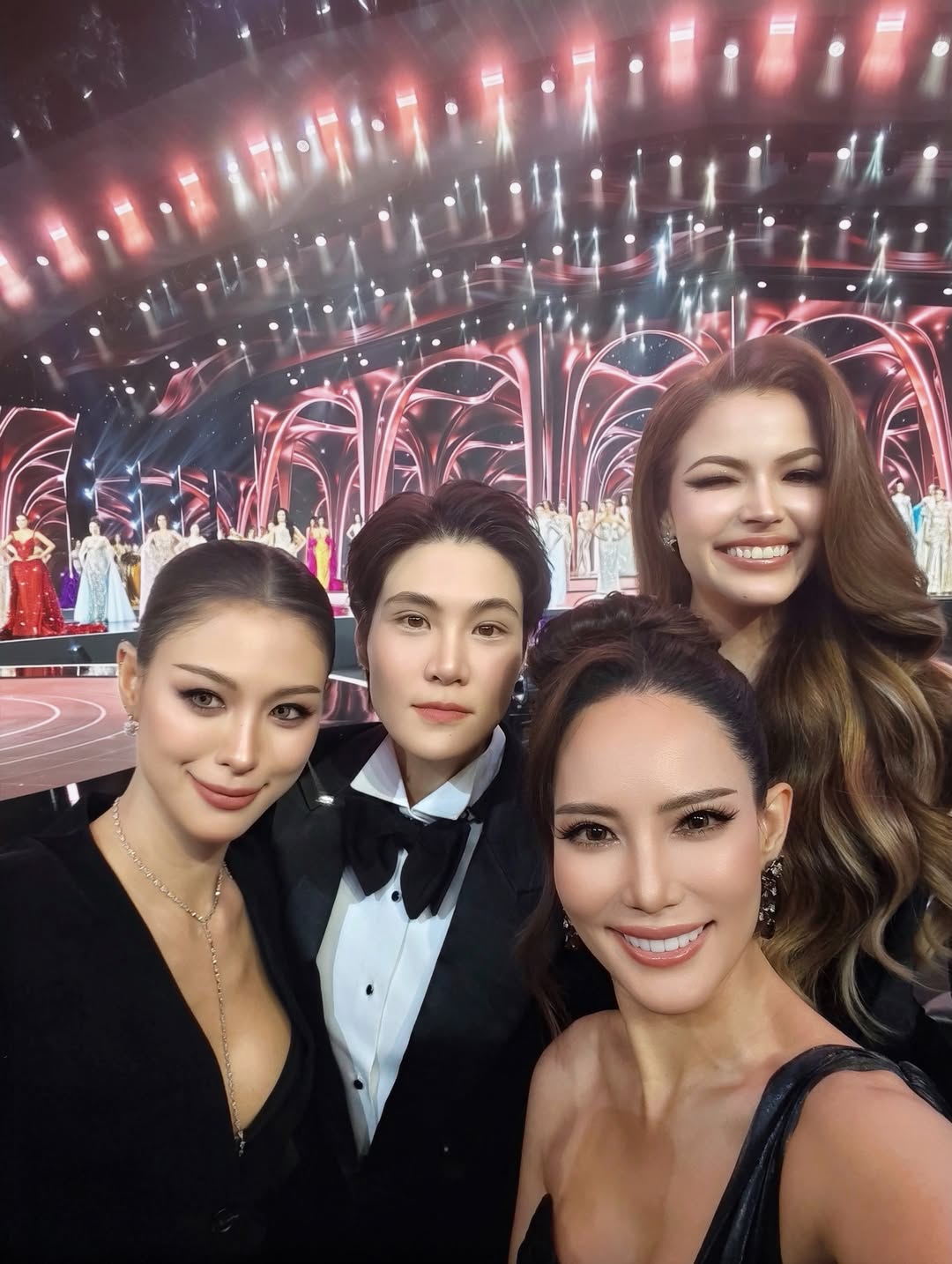 ฟ้าใส - ปวีณสุดา ดรูอิ้น