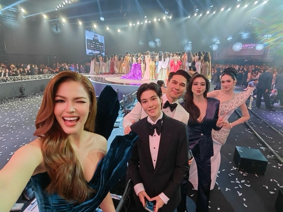 ฟ้าใส - ปวีณสุดา ดรูอิ้น
