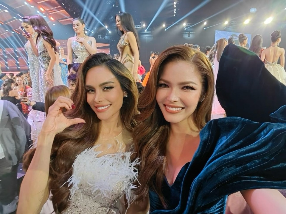 ฟ้าใส - ปวีณสุดา ดรูอิ้น