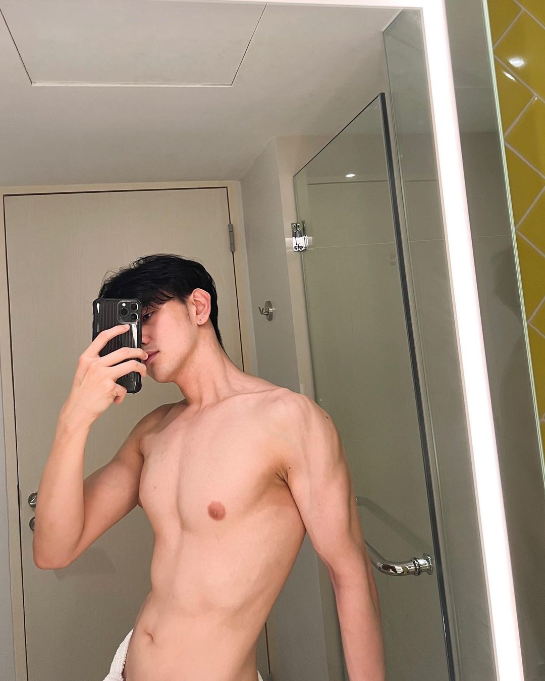 ไมค์ - ชินรัฐ สิริพงษ์ชวลิต