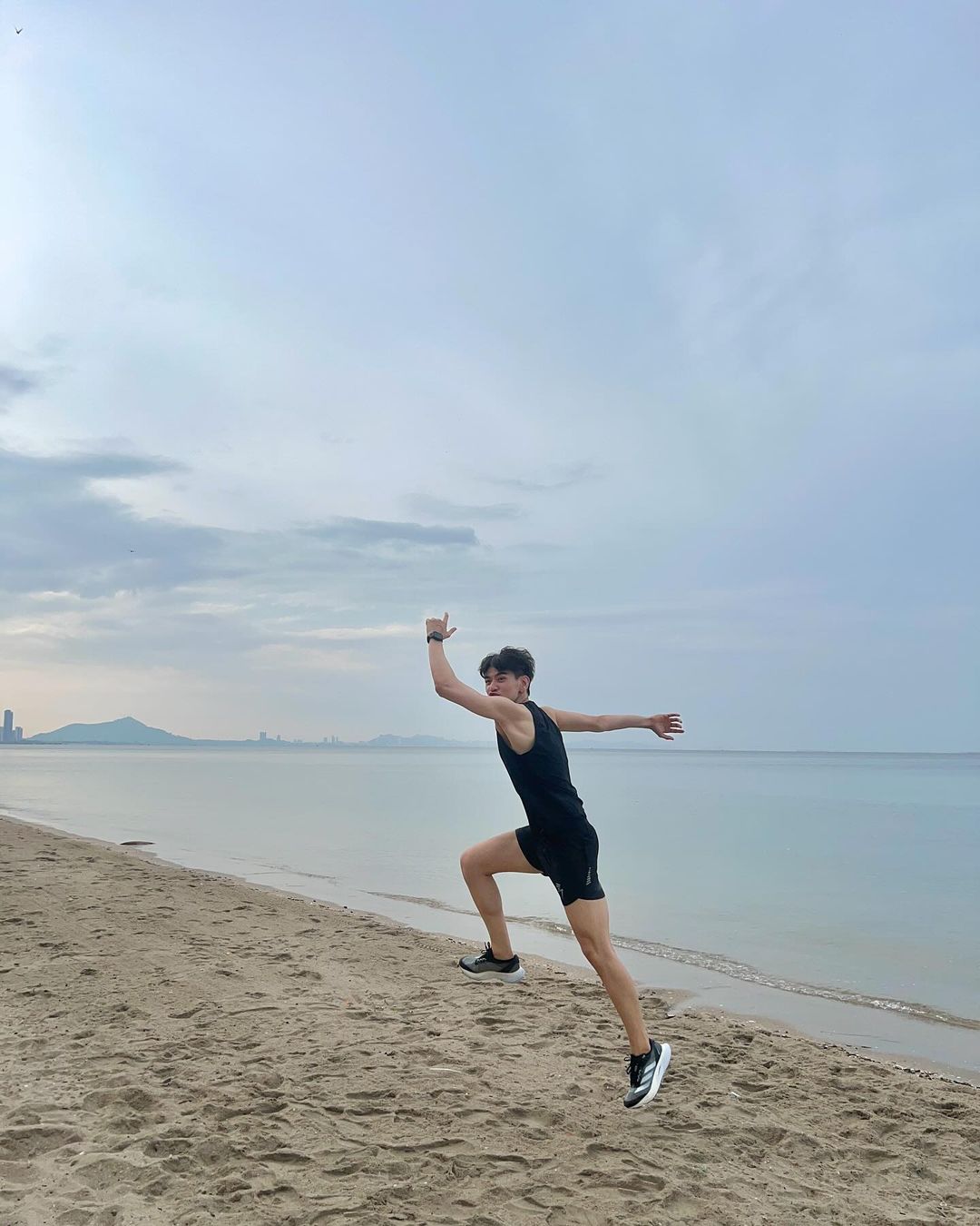 ไมค์ - ชินรัฐ สิริพงษ์ชวลิต