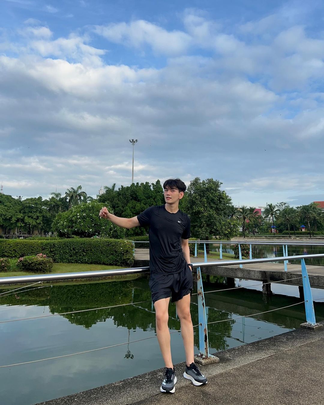 ไมค์ - ชินรัฐ สิริพงษ์ชวลิต