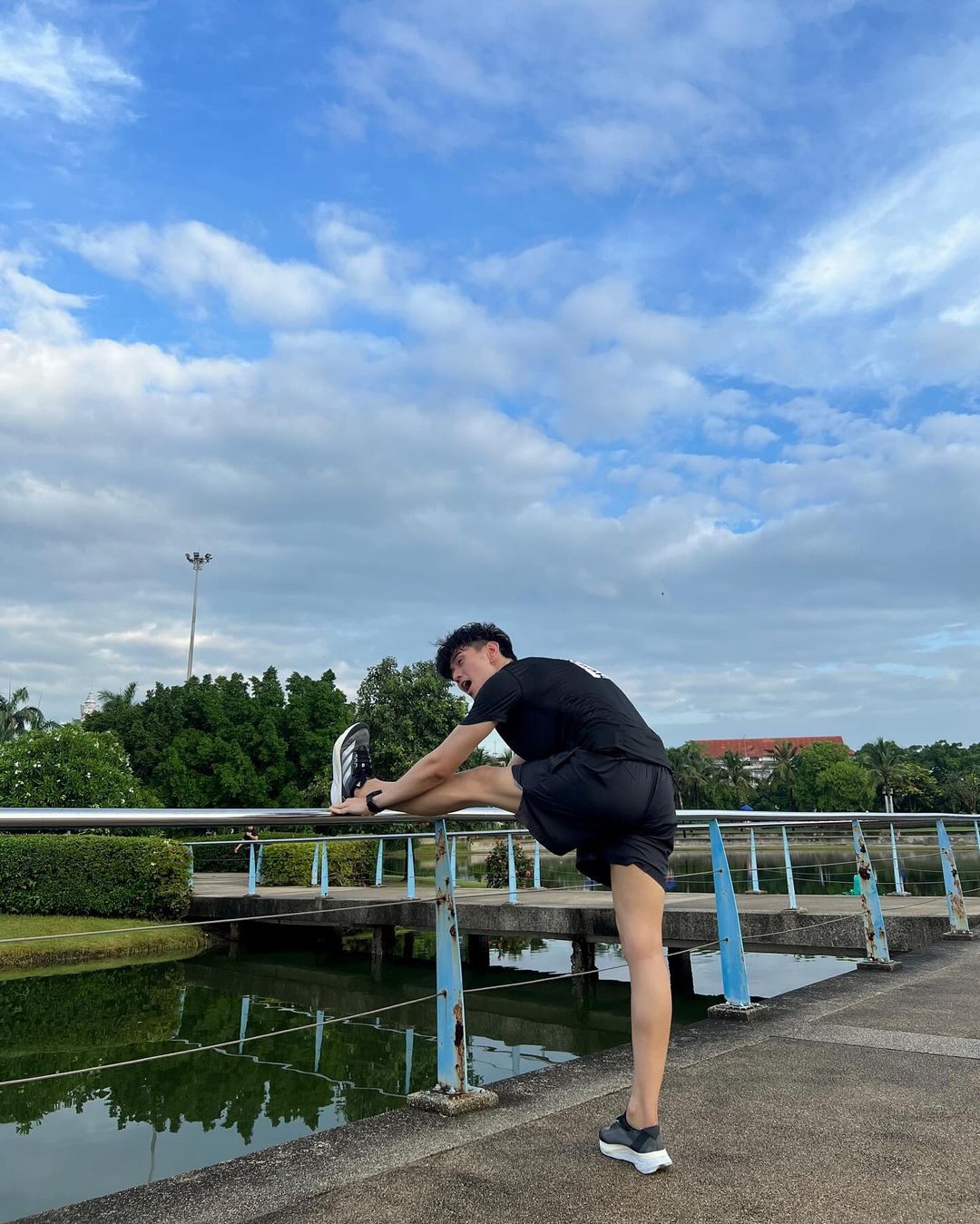 ไมค์ - ชินรัฐ สิริพงษ์ชวลิต