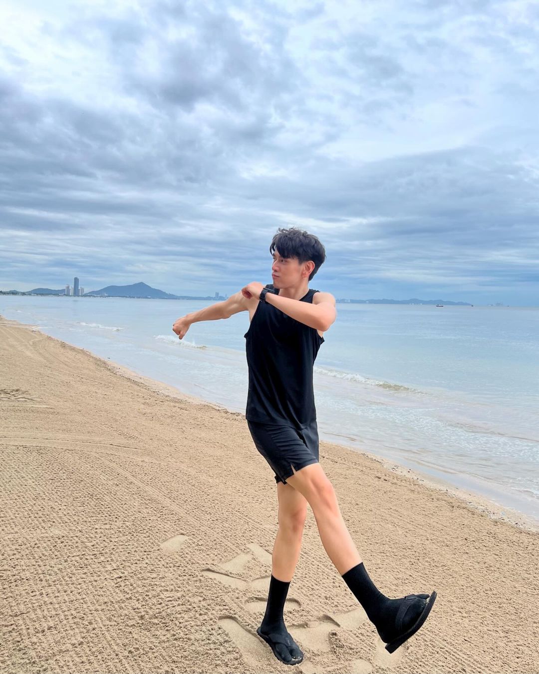 ไมค์ - ชินรัฐ สิริพงษ์ชวลิต
