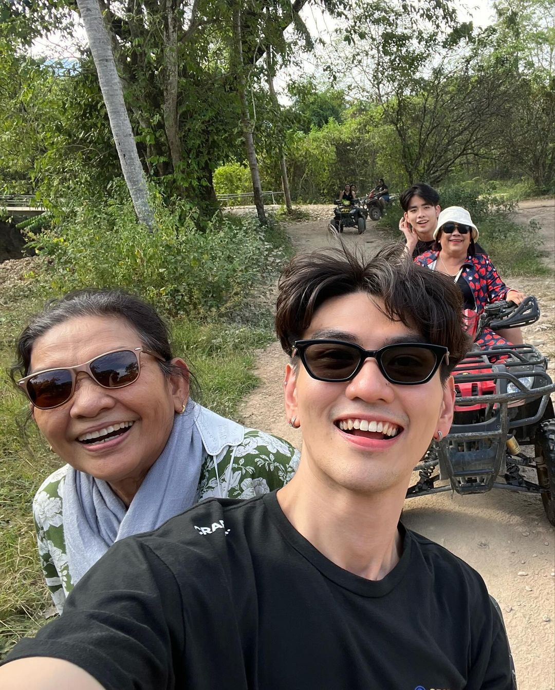 ไมค์ - ชินรัฐ สิริพงษ์ชวลิต