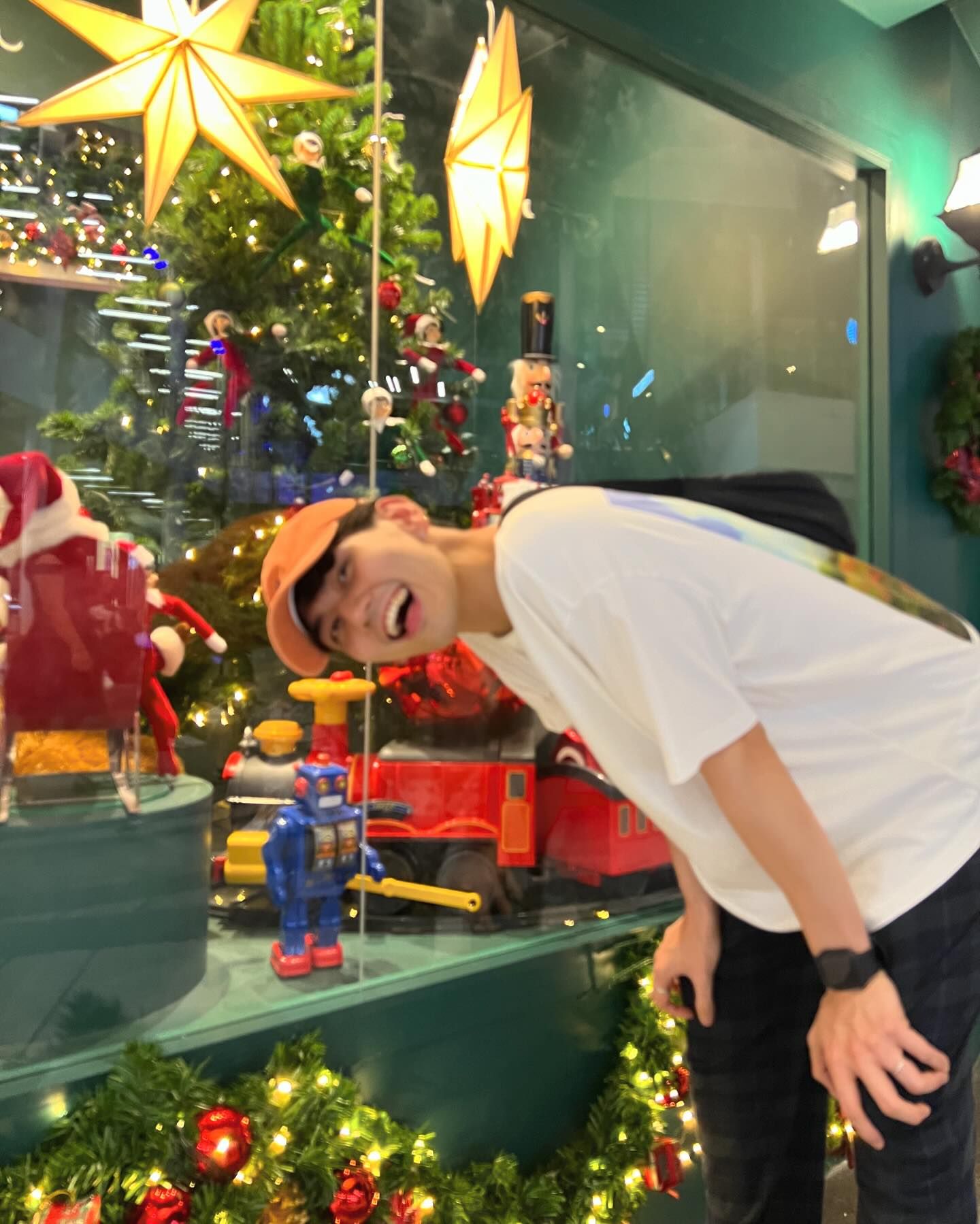 ไมค์ - ชินรัฐ สิริพงษ์ชวลิต