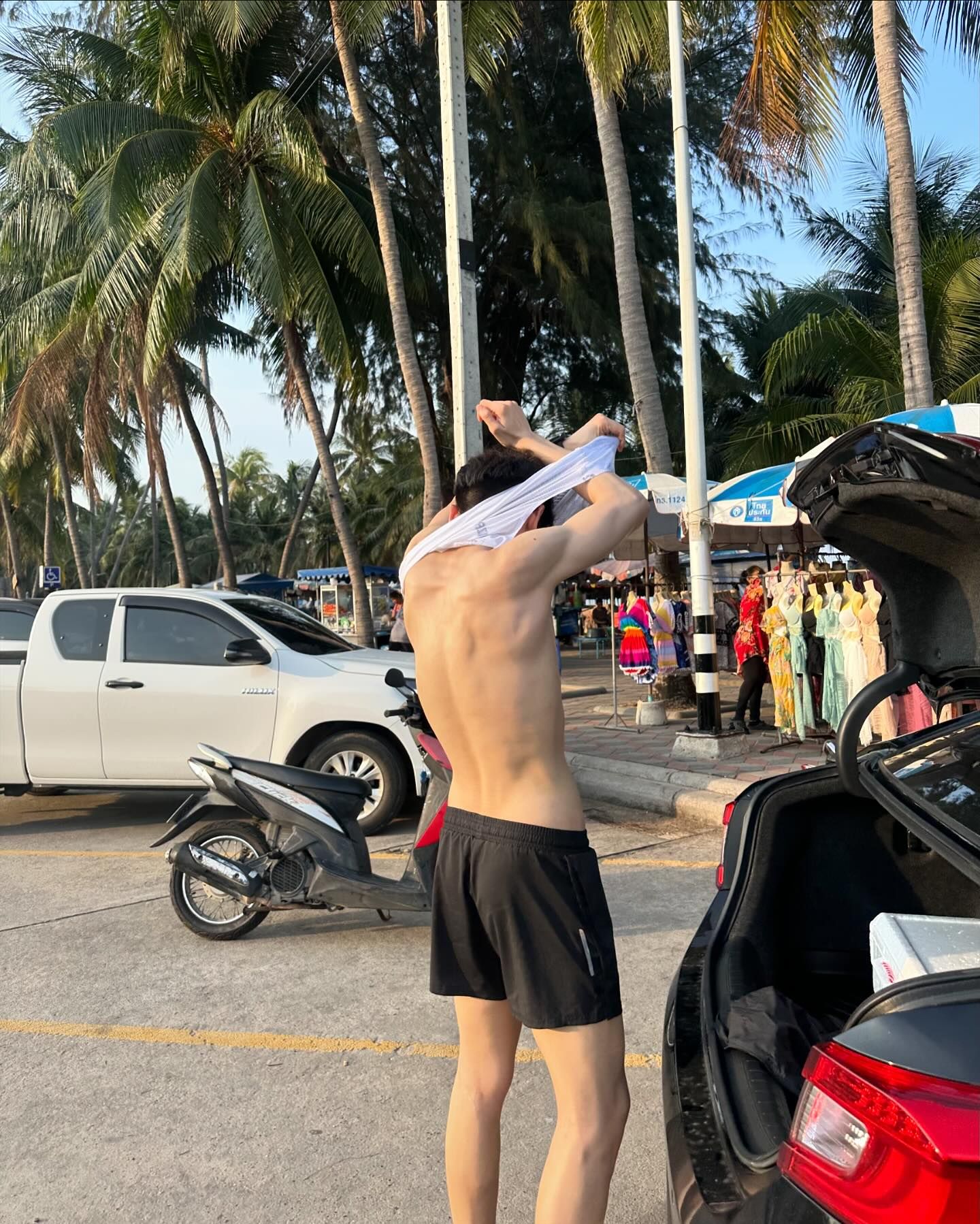 ไมค์ - ชินรัฐ สิริพงษ์ชวลิต