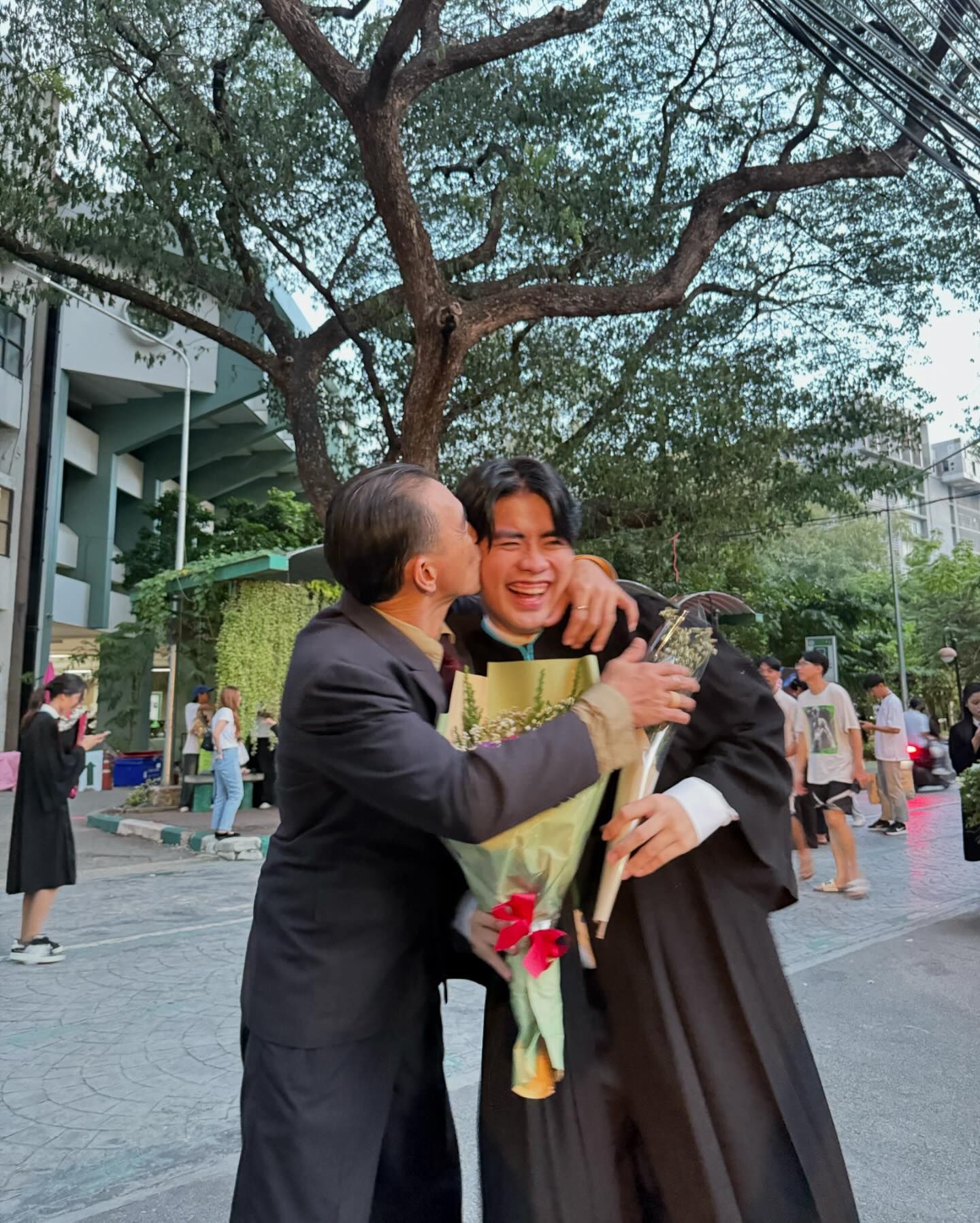 ไมค์ - ชินรัฐ สิริพงษ์ชวลิต