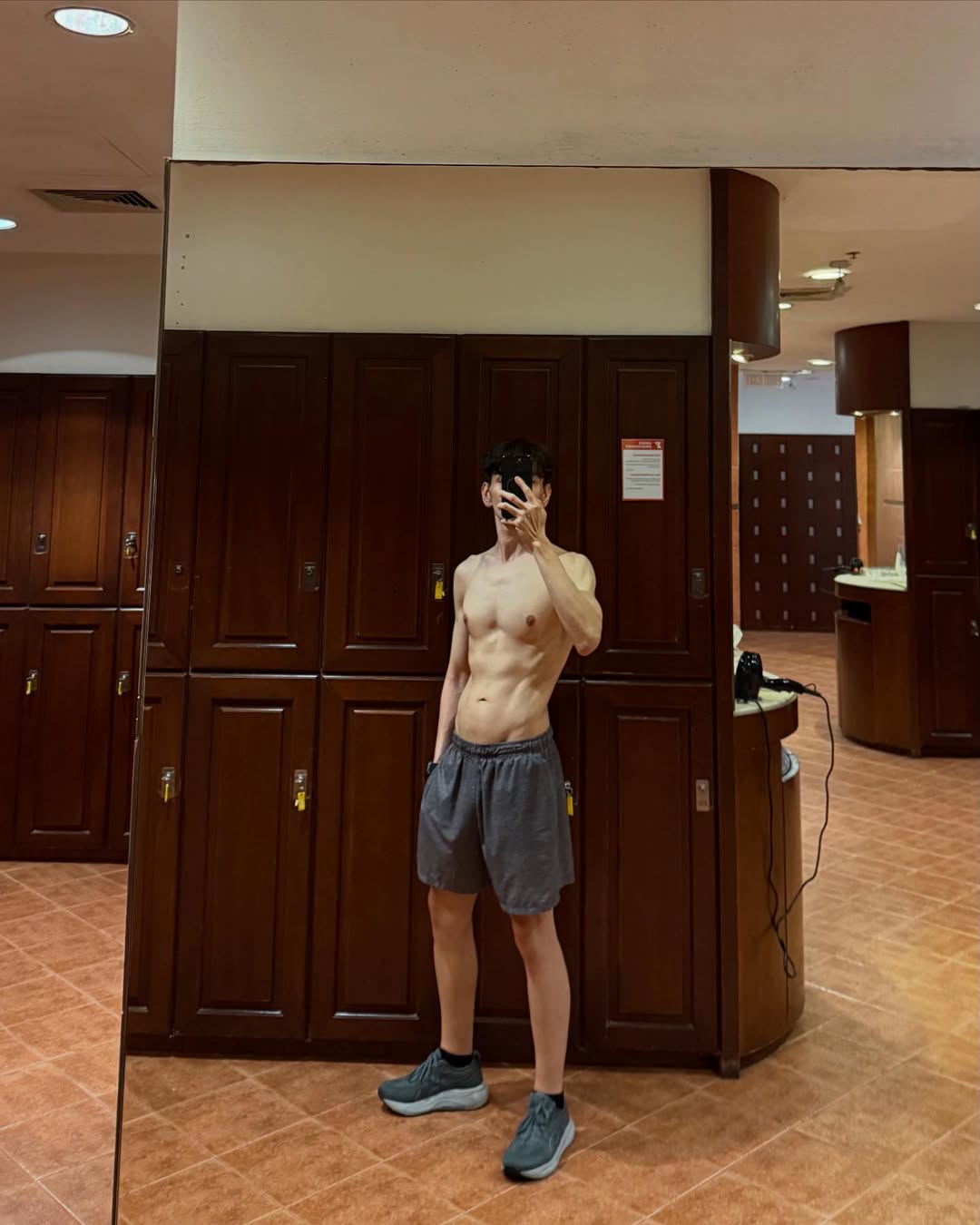ไมค์ - ชินรัฐ สิริพงษ์ชวลิต