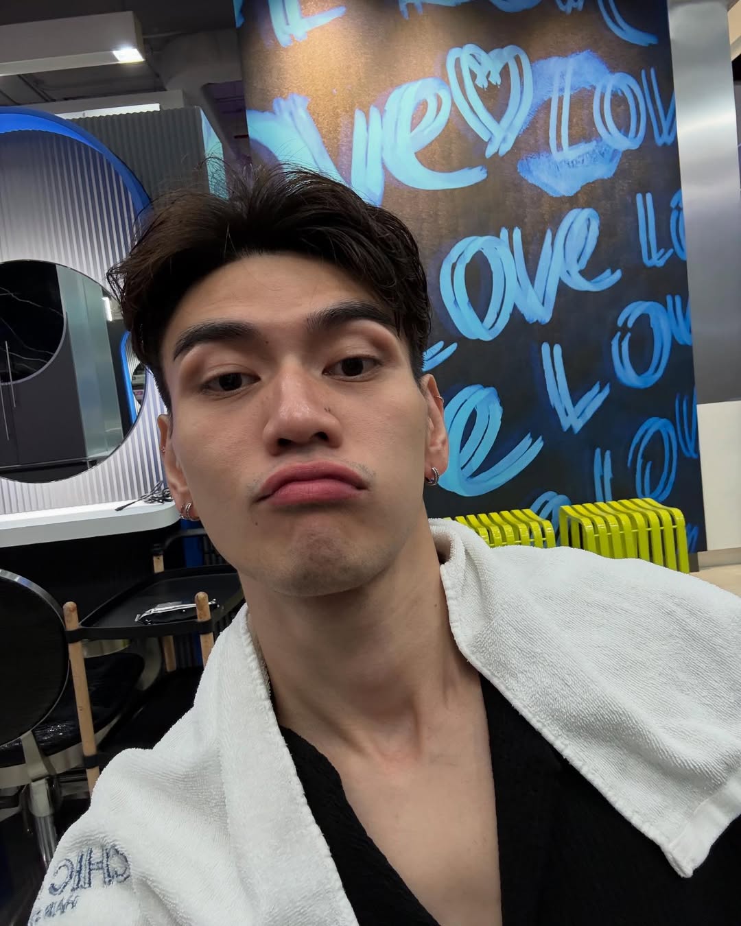 ไมค์ - ชินรัฐ สิริพงษ์ชวลิต