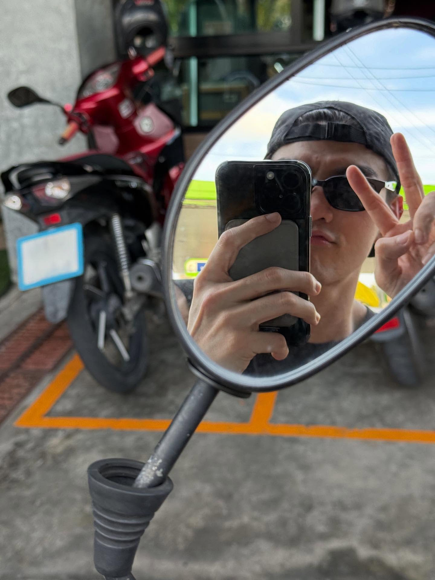 ไมค์ - ชินรัฐ สิริพงษ์ชวลิต