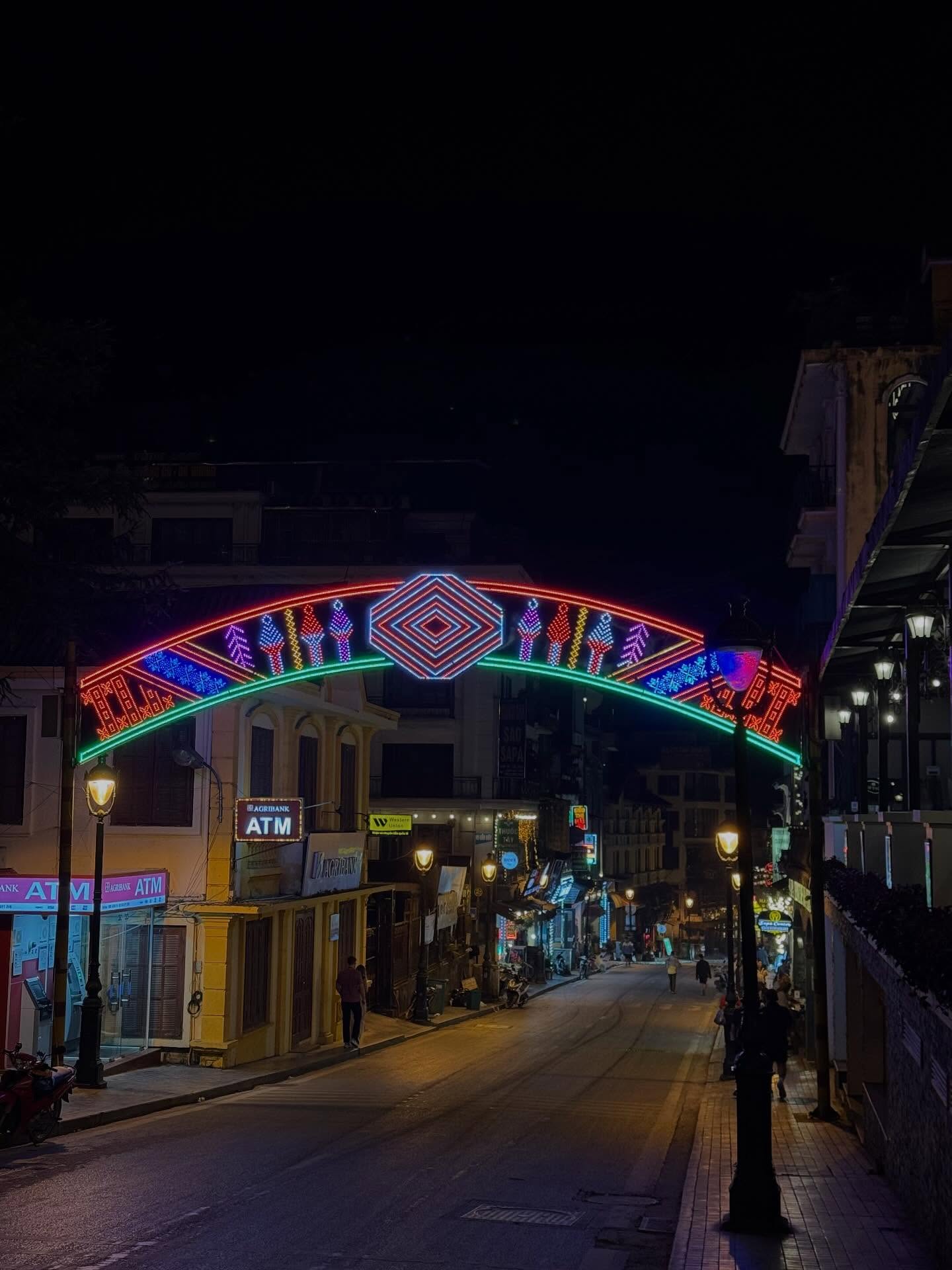 ไมค์ - ชินรัฐ สิริพงษ์ชวลิต