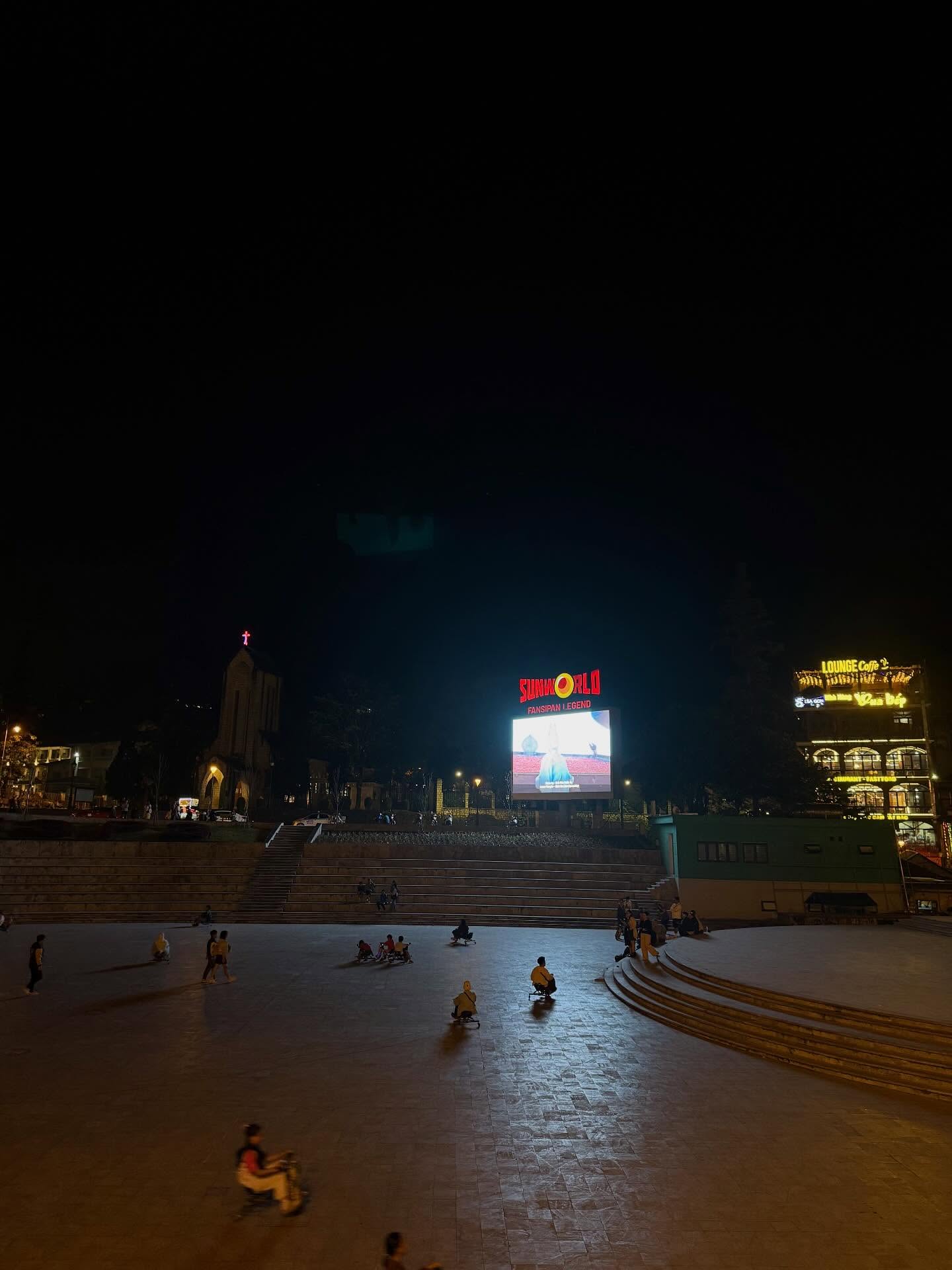 ไมค์ - ชินรัฐ สิริพงษ์ชวลิต