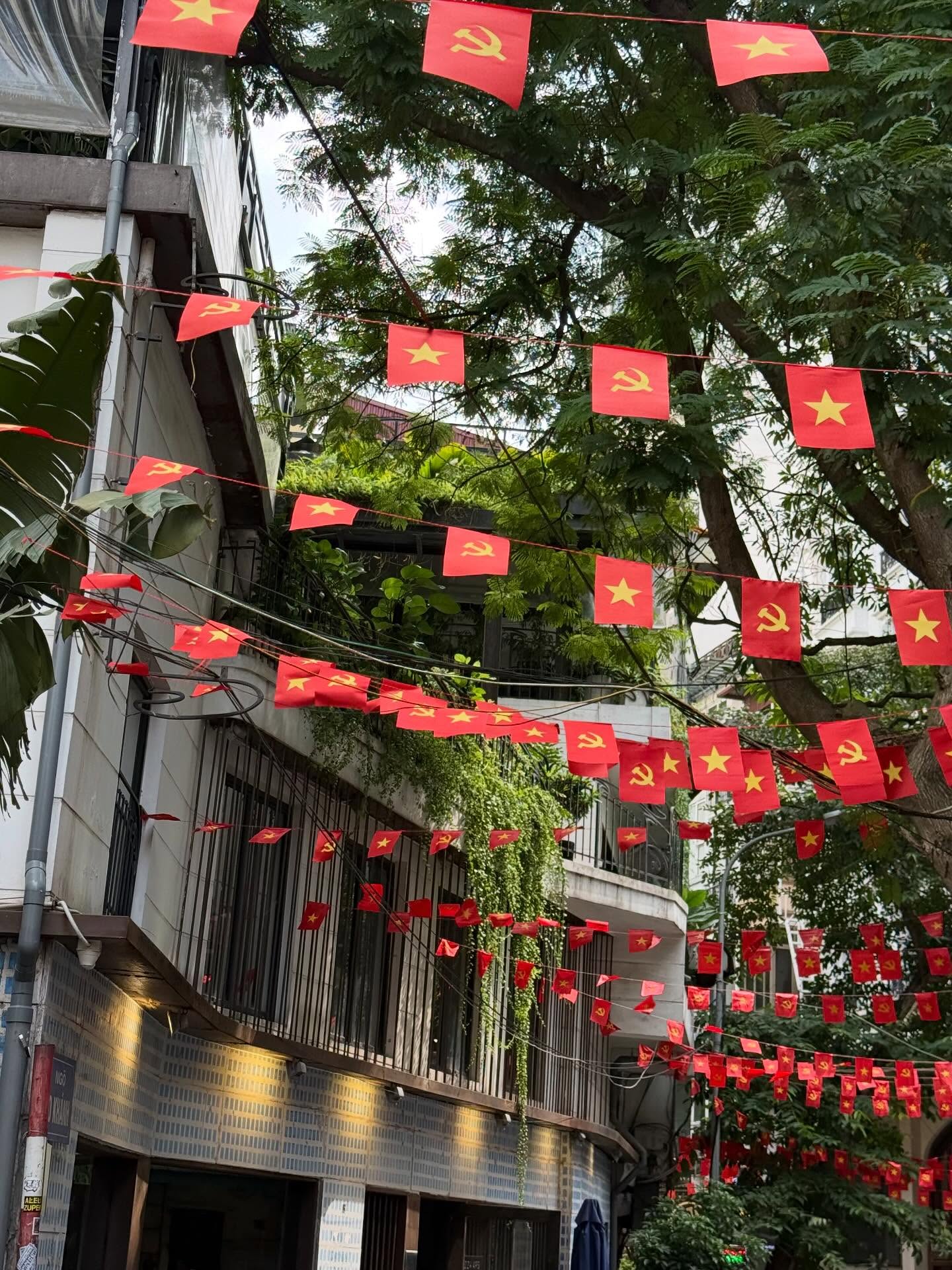 ไมค์ - ชินรัฐ สิริพงษ์ชวลิต