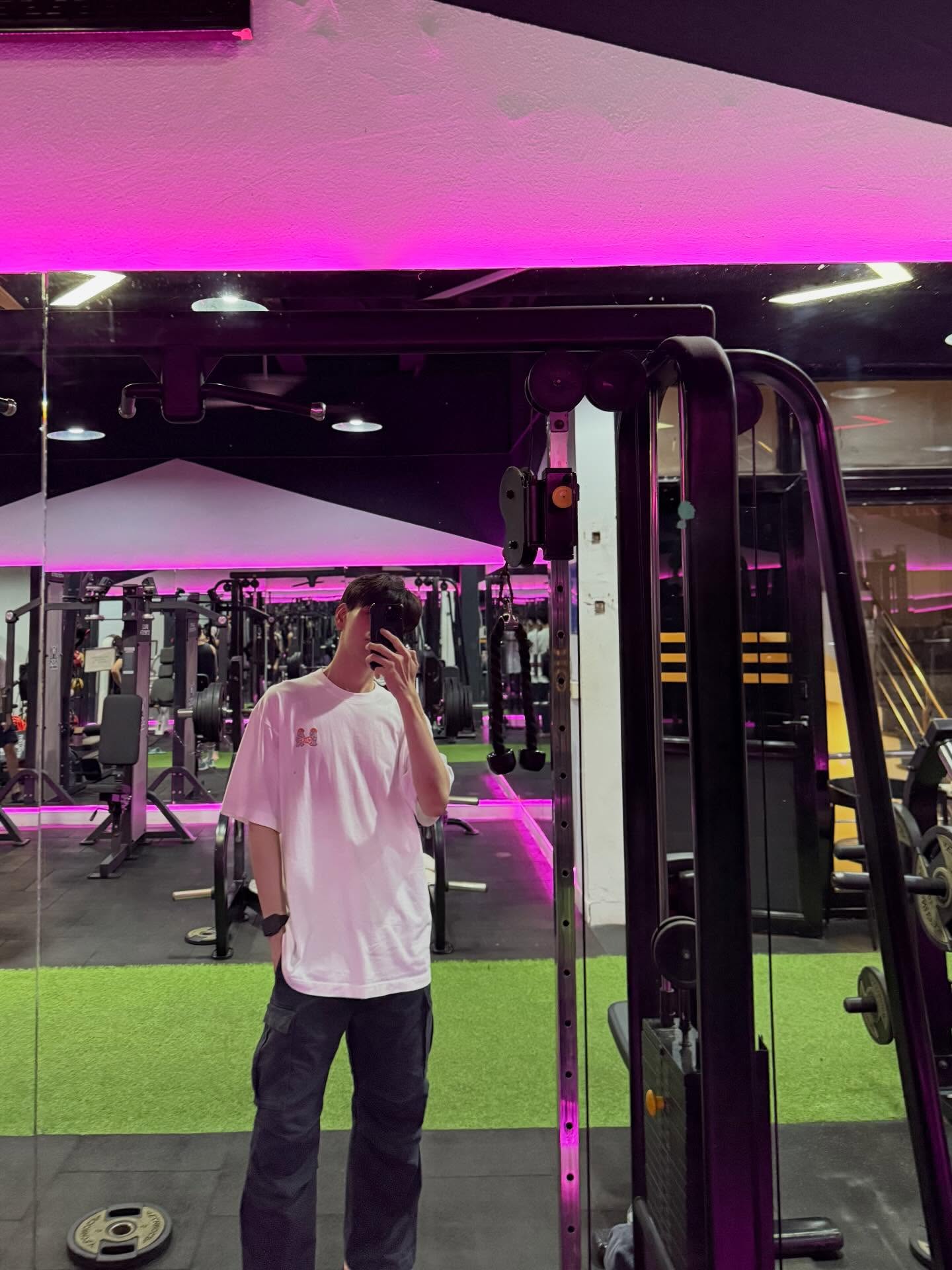 ไมค์ - ชินรัฐ สิริพงษ์ชวลิต