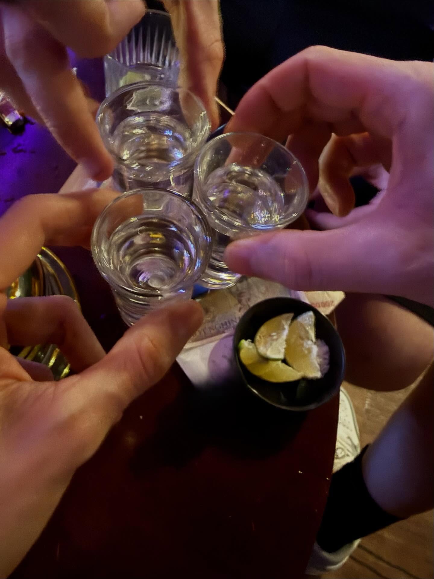 ไมค์ - ชินรัฐ สิริพงษ์ชวลิต