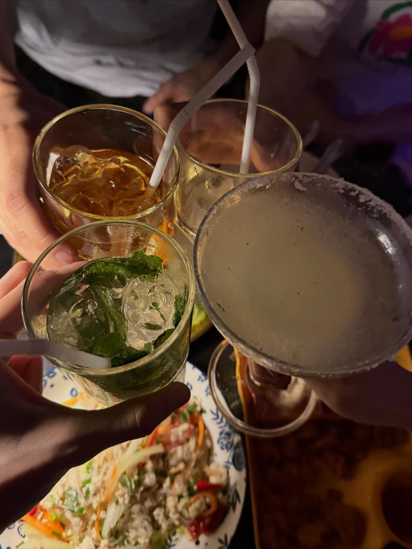 ไมค์ - ชินรัฐ สิริพงษ์ชวลิต