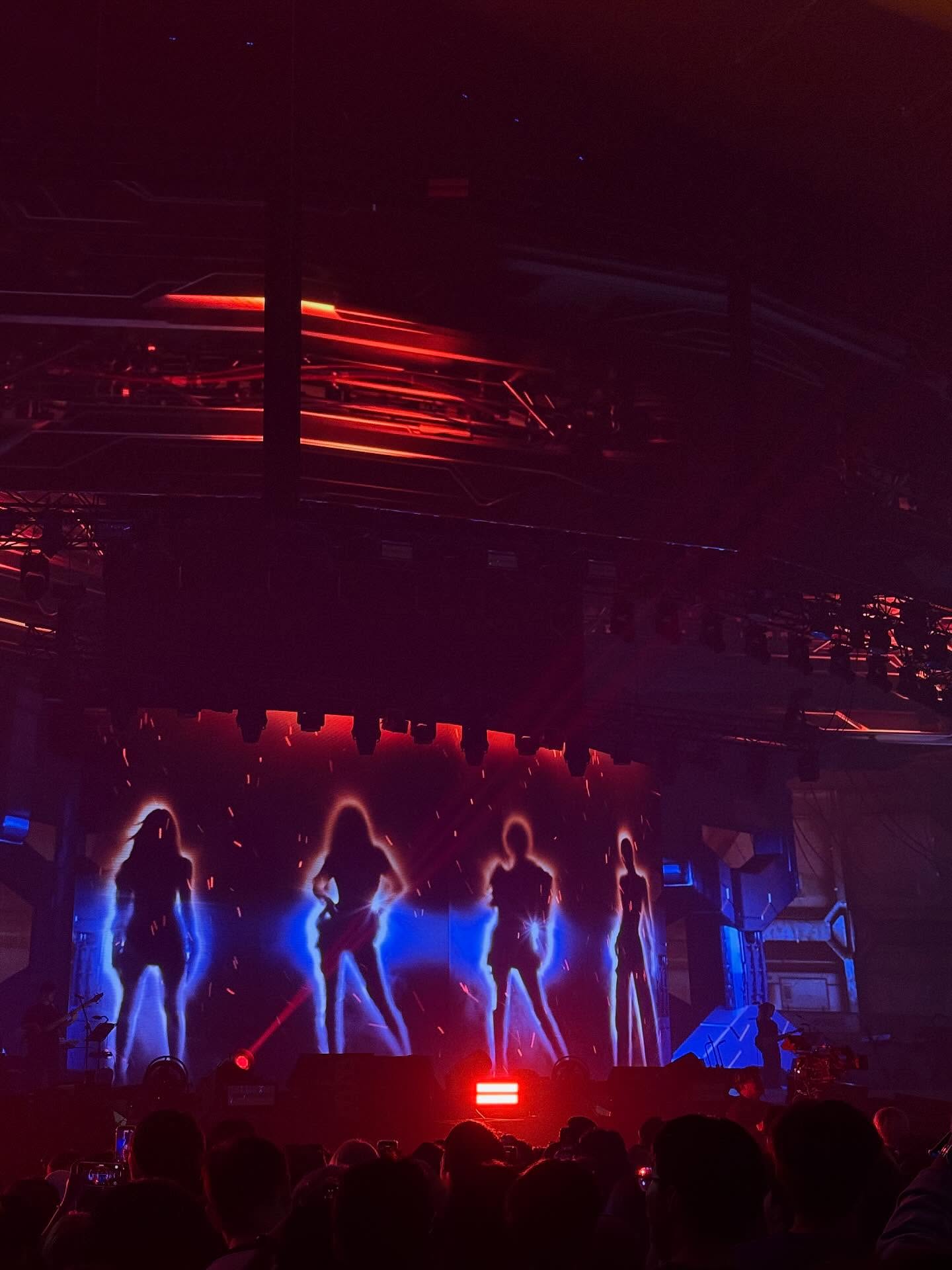 ไมค์ - ชินรัฐ สิริพงษ์ชวลิต