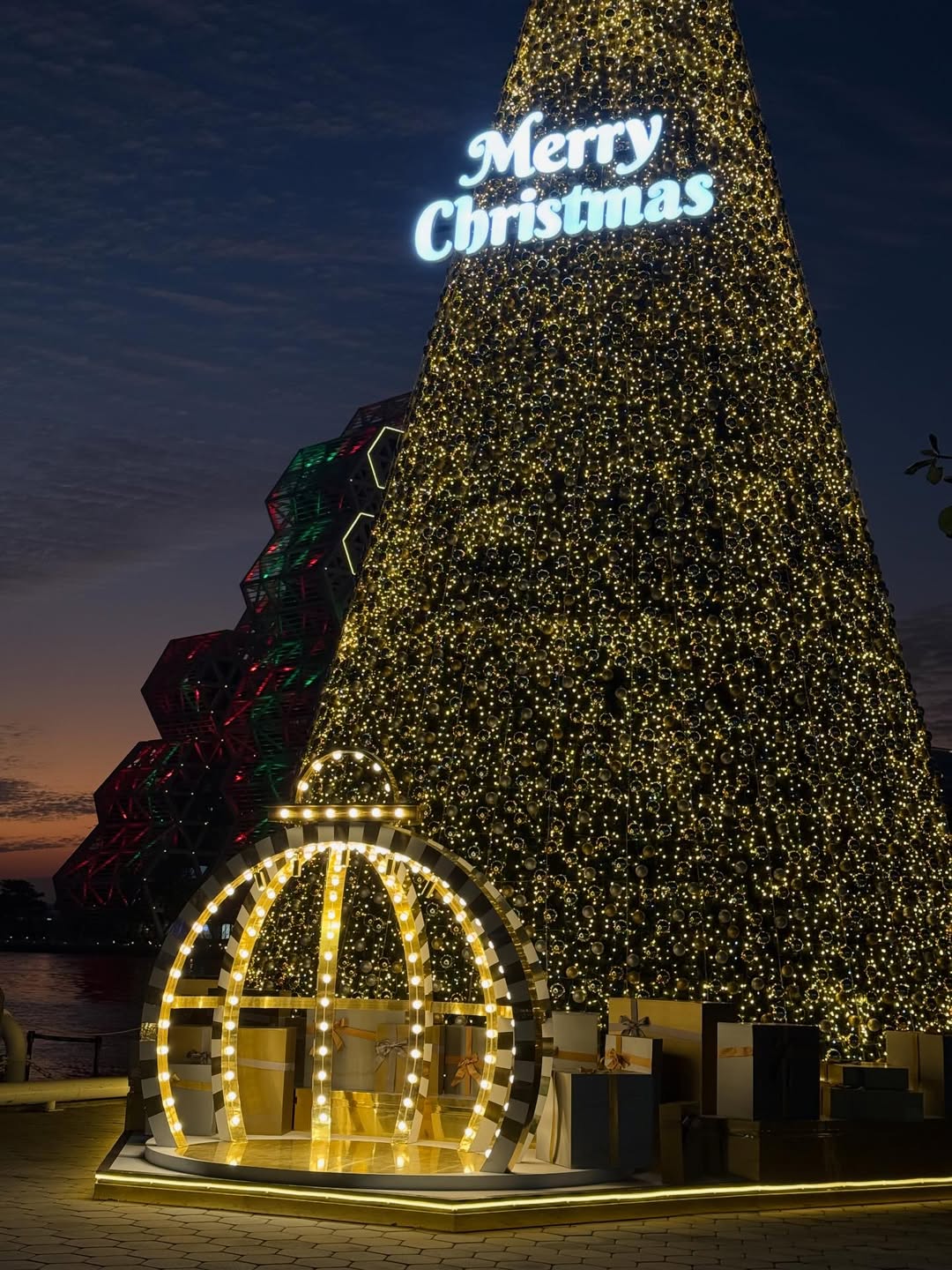 ไมค์ - ชินรัฐ สิริพงษ์ชวลิต