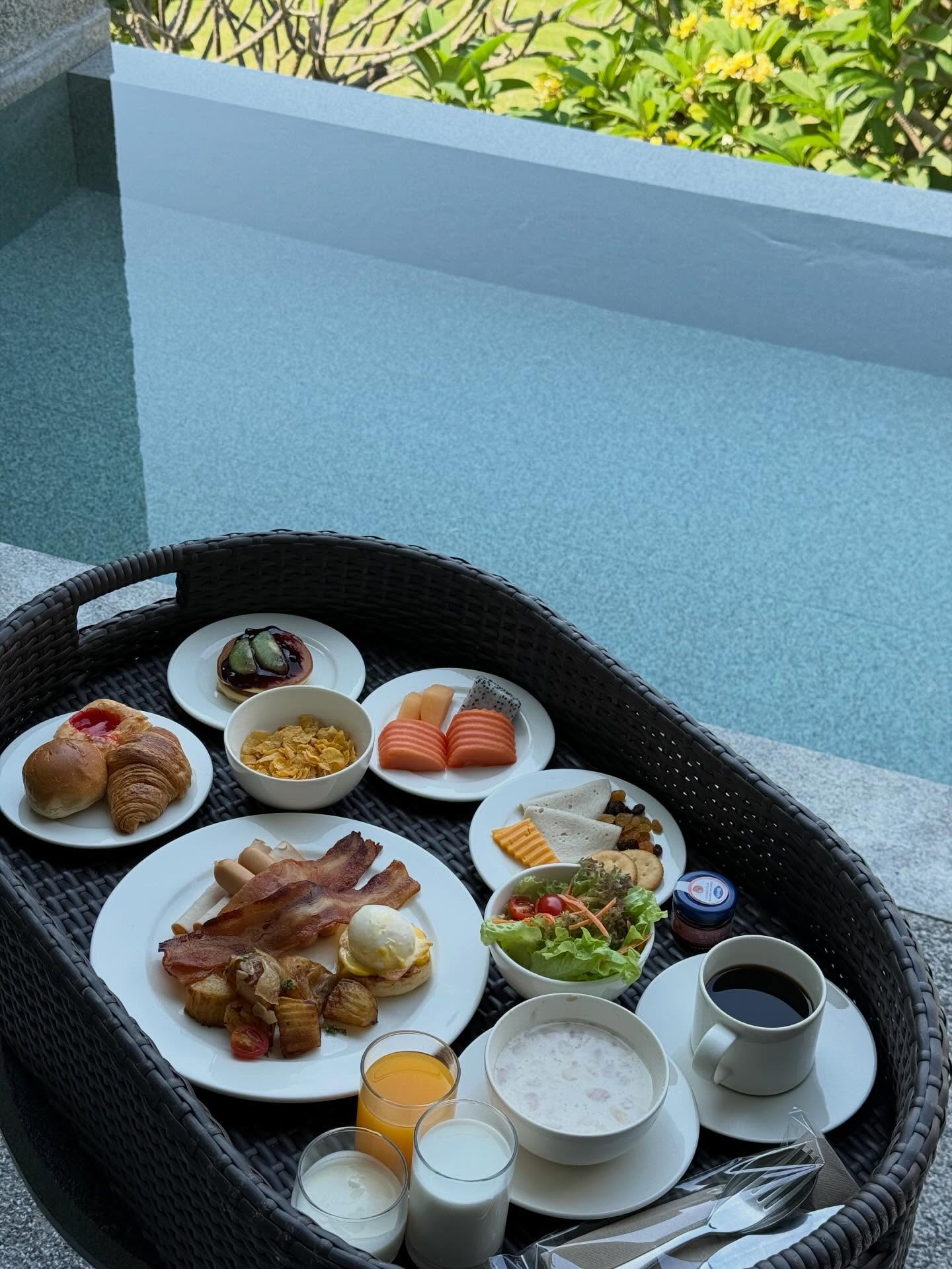 ไมค์ - ชินรัฐ สิริพงษ์ชวลิต