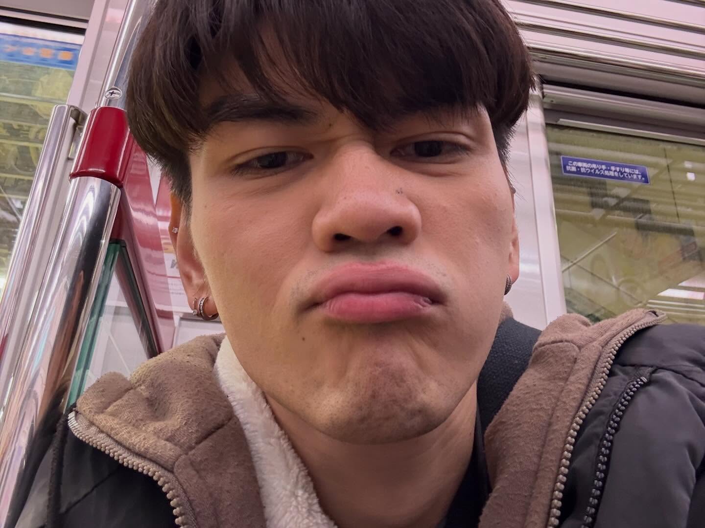 ไมค์ - ชินรัฐ สิริพงษ์ชวลิต