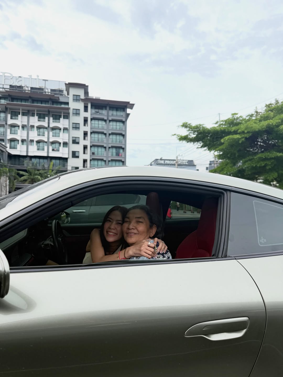 ไมค์ - ชินรัฐ สิริพงษ์ชวลิต