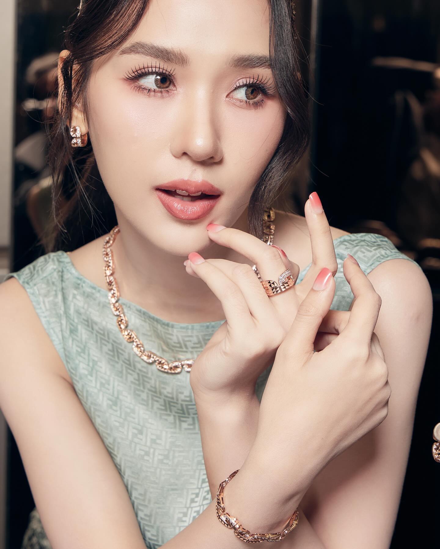 ญดา - นริลญา กุลมงคลเพชร