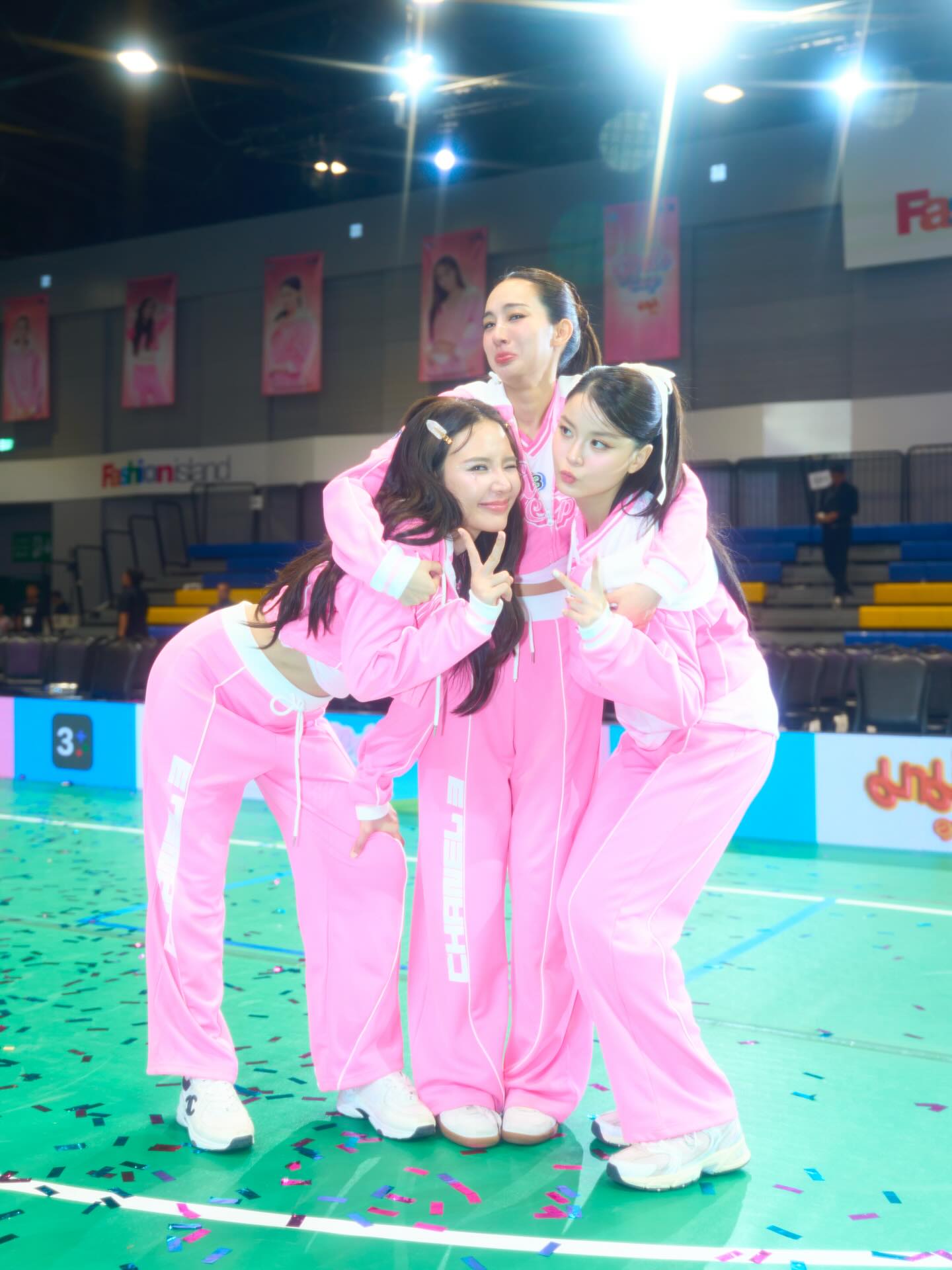 ญดา - นริลญา กุลมงคลเพชร