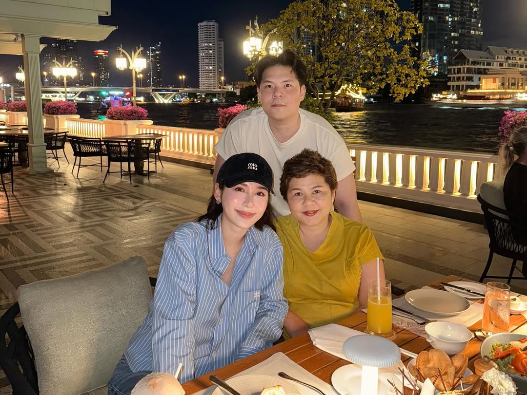 ญดา - นริลญา กุลมงคลเพชร