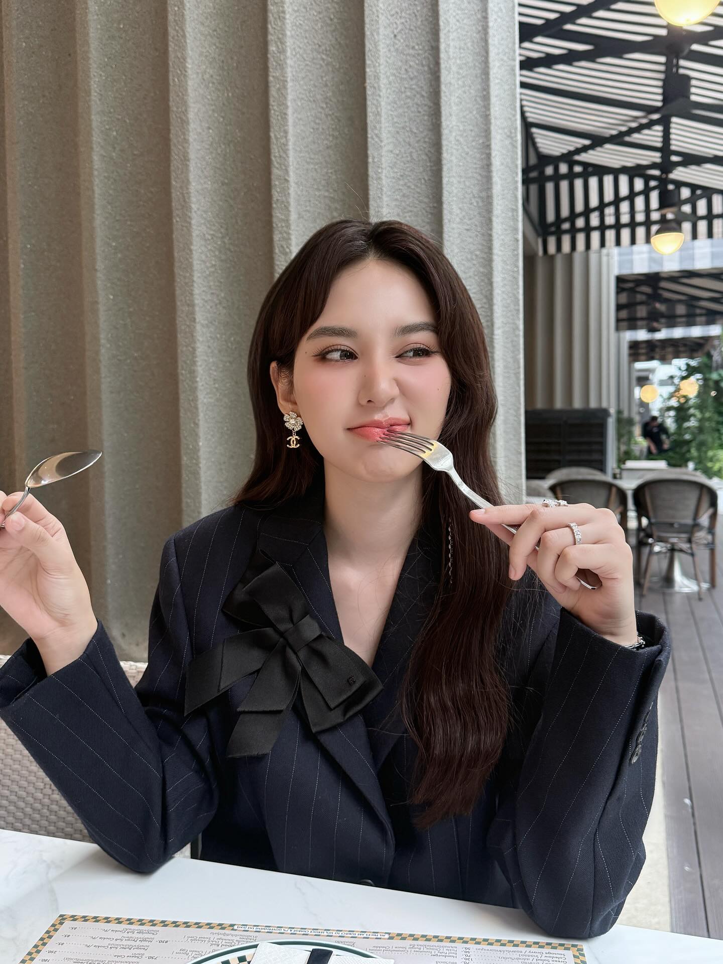 ญดา - นริลญา กุลมงคลเพชร