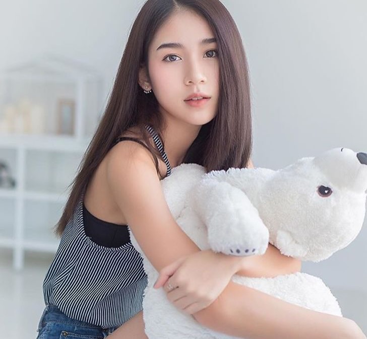 ญดา - นริลญา กุลมงคลเพชร