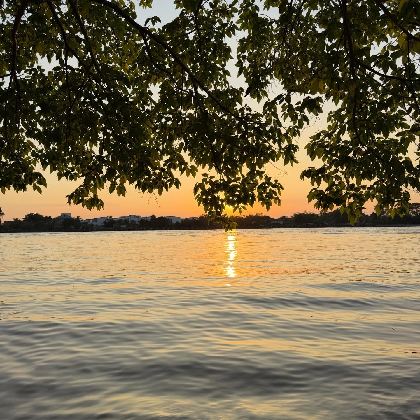 ญดา - นริลญา กุลมงคลเพชร