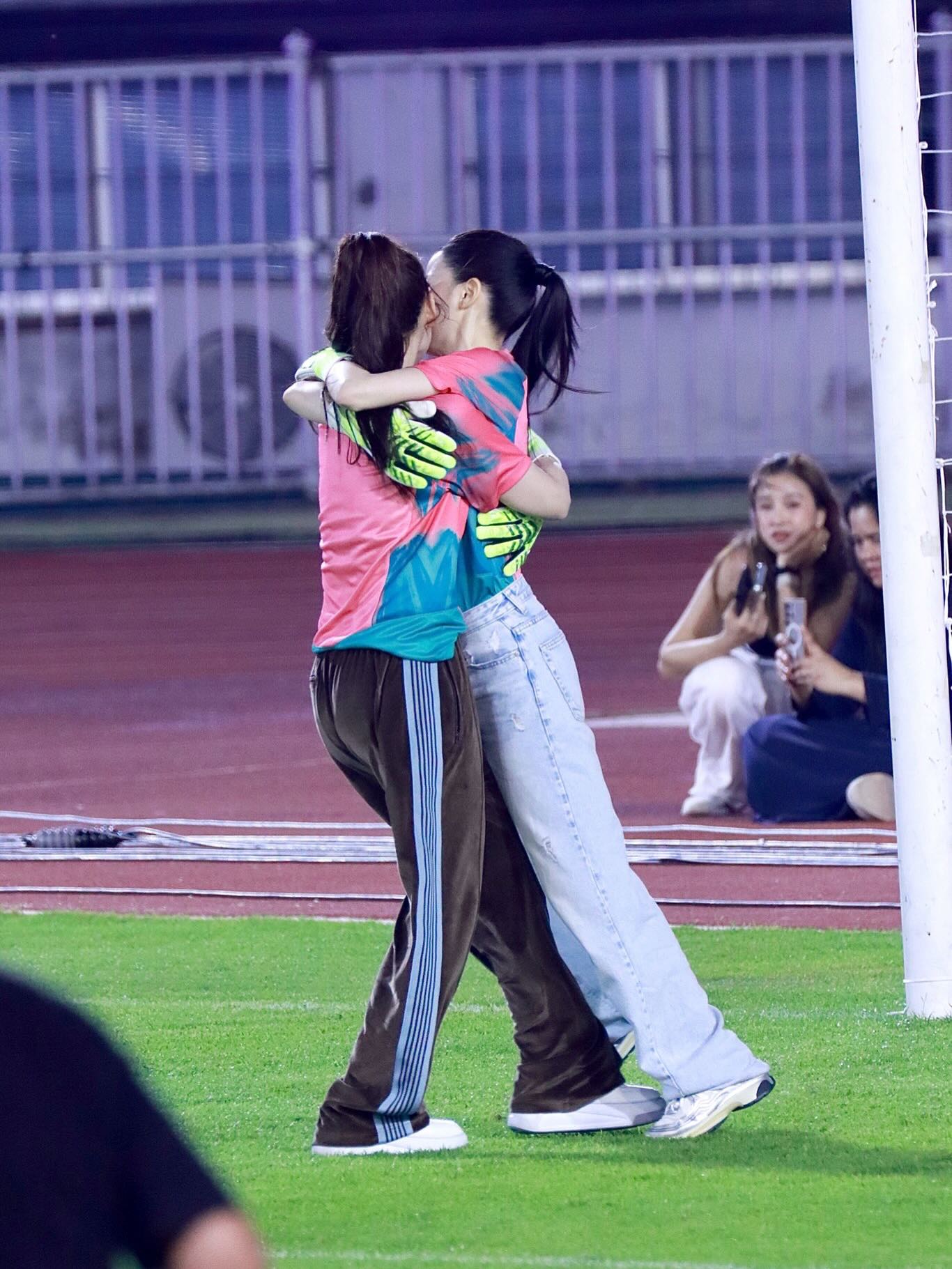 ญดา - นริลญา กุลมงคลเพชร