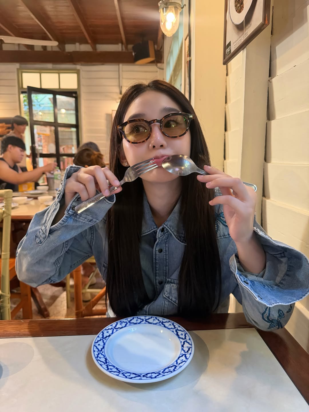 ญดา - นริลญา กุลมงคลเพชร