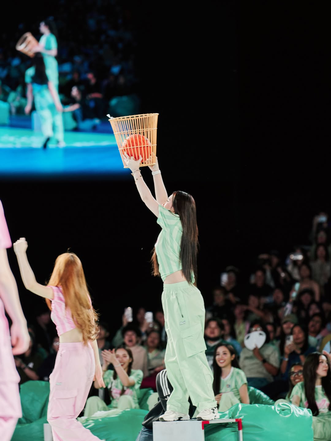 ญดา - นริลญา กุลมงคลเพชร